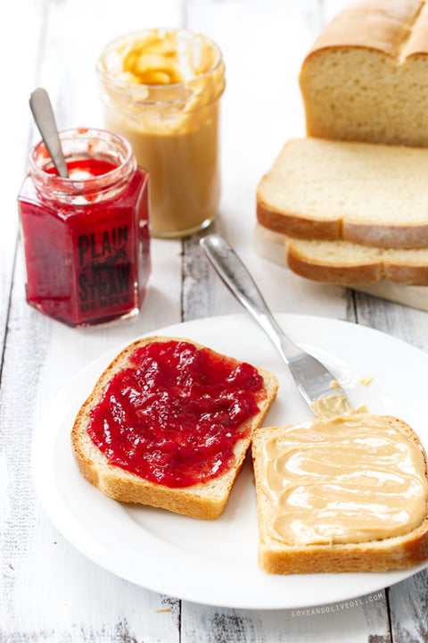 Peanut Butter Bundle: Creamy & Strawberry Jam