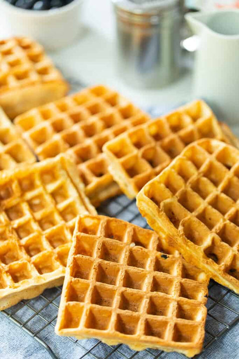 Square 4 Pieces Flat Waffle Maker - Perfect for Any Kitchen