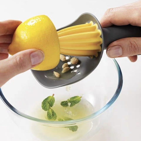 Handmade Lemon Juicer Plastic Citrus Reamer Portable Squeezer