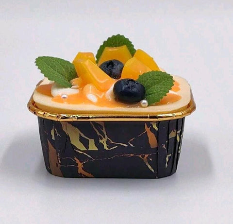 50pcs Greaseproof Laminated Square Baking Cups with Lids