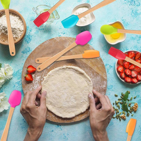 5 Pcs Silicone Cake Scraper Durable Wooden Handle Pastry Brush Heat Resistant Cookie Mixing Spatula.