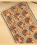 Cooling rack with cookies