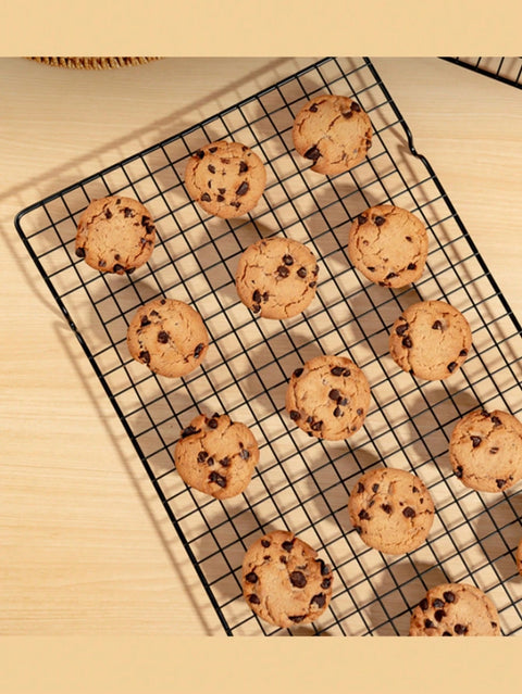 Cooling rack with cookies