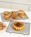 Cooling rack with cakes