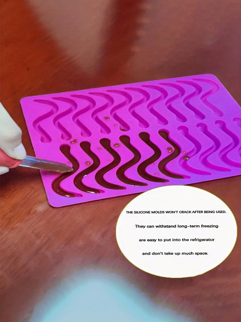 Filling gummy worm mold