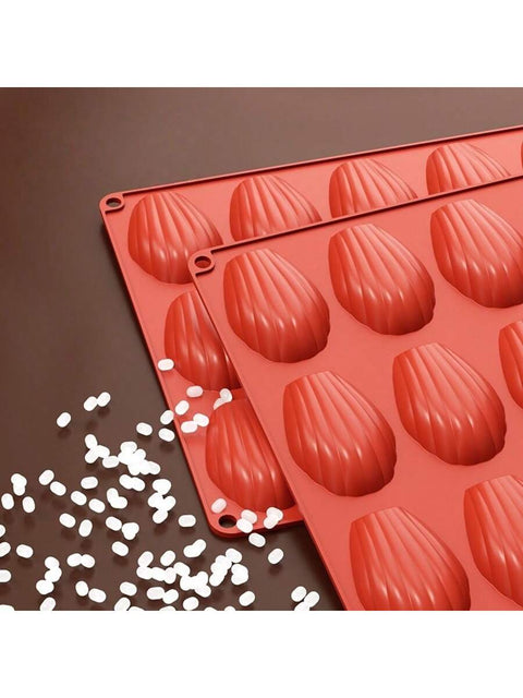 Shell mold with chocolate