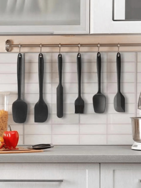 Silicone utensil set