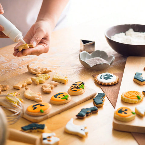 Decorating Halloween cookies