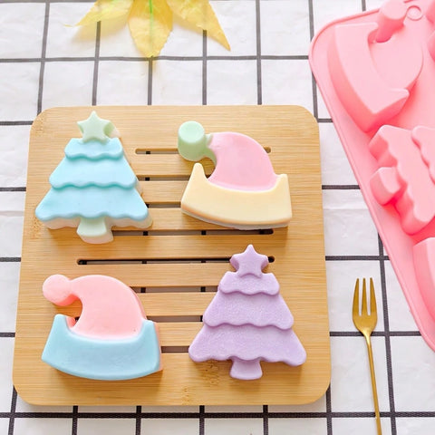 Christmas tree and hat cakes