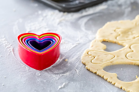 Heart Shaped Plastic Cutter Set for Baking and Cooking (5 PCS)