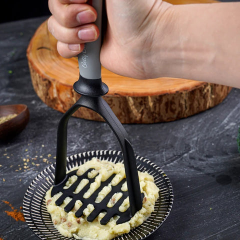 Betty Crocker – Nylon Potato masher with TPR handle